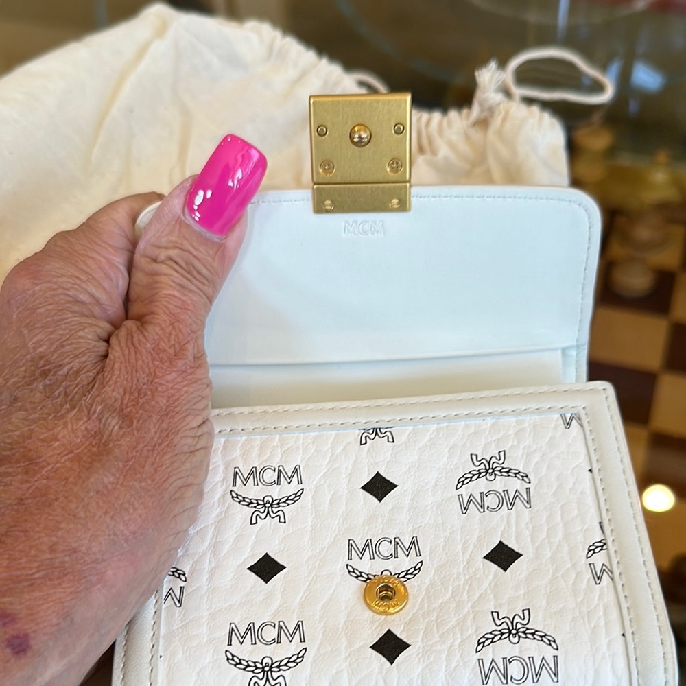 MCM White Leather Wallet - Picture 4 of 10